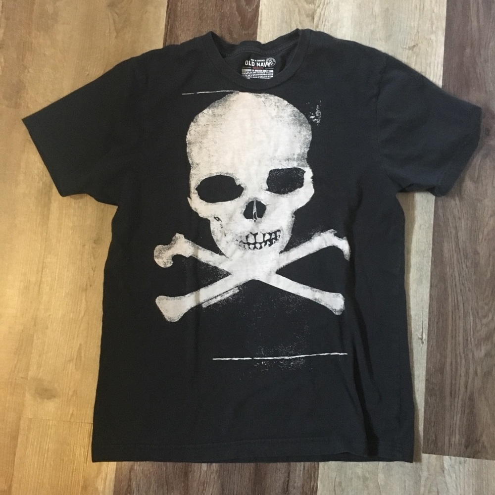 Men’s Medium Skull and Crossbones T-shirt